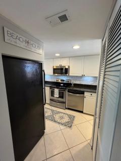 Oceanfront Corner Unit with spectacular views - Ormond Beach - 8