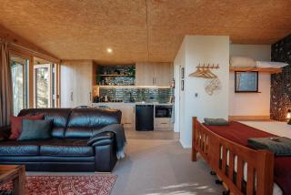 THE BIRD'S NEST - Secluded getaway! - Christchurch - 7