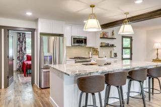 Greers Ferry Lake Retreat Game Room and Fire Pit! - - 5