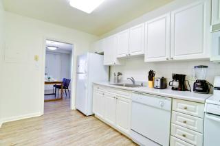 Business-Friendly Apt - Minutes from DCA - Arlington - 8