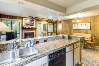 Walk to Sun Valley Village Condo with Deck! - Sun Valley - 2