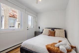 Bright 2BR in Plateau Mont Royal Downtown - Montreal - 4