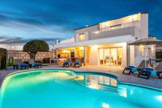Villa Gris by Villa Plus - Cala en Blanes - 2