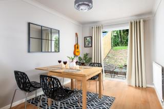 Private 3Bed-Parking-Sleeps5-By FabAccommodation - Bristol - 4
