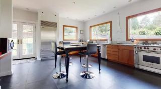 Gorgeous 5 bedroom Boston Home - 4