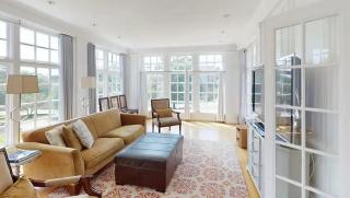 Gorgeous 5 bedroom Boston Home - Chestnut Hill - 2