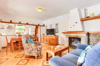 Villa Andreu by Villa Plus - 3