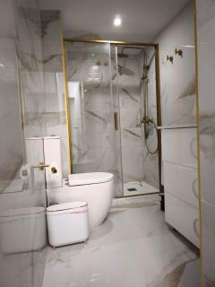 Airbhouse Prívate Rooms & Apartments Triana - Sevilla - 4