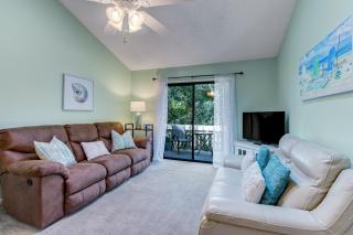 Dog Friendly! This bright and fresh, newly appointed two bedroom one bath condo! - Fernandina Beach - 0