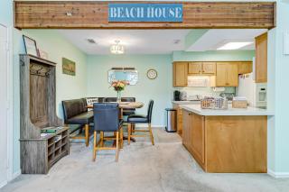 Dog Friendly! This bright and fresh, newly appointed two bedroom one bath condo! - Fernandina Beach - 6