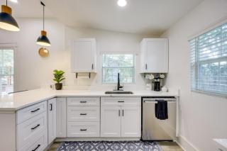 Less Than 1 Mi to Dtwn San Antonio Pet-Friendly Home - San Antonio - 1