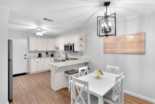 Hilton Head Hangout - 2 BDR Resort Condo by Beach - Hilton Head Island - 2