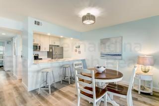 2 Bed/2 Bath Oceanfront condo sleeps 6 guests. Oceanfront balcony and pool. - 7