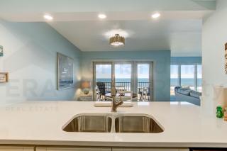 2 Bed/2 Bath Oceanfront condo sleeps 6 guests. Oceanfront balcony and pool. - Fernandina Beach - 4