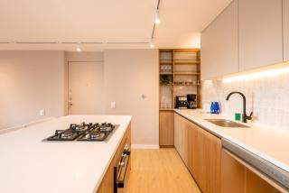 Magnífico apartamento de 2 habitaciones con AC y vistas en El Poblado - Medellín - 3
