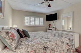 2 Bed/2 Bath Oceanfront condo sleeps 6. Oceanfront deck and pool. - Fernandina Beach - 1