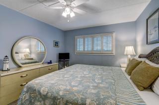 Top floor Oceanfront condo that has spectacular ocean views and sunrises. This condo sleeps 6. - Fernandina Beach - 1
