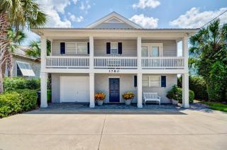 Dog friendly, ground floor unit close to 27-hole City golf course. - Fernandina Beach - 0