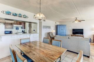2 Bed/2 Bath, 4th floor Oceanfront condo sleeps 6. Oceanfront deck and pool. - Fernandina Beach - 6