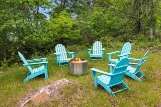 Modern Escape w Mountain Views Fire Pit & Swing - Martinsburg - 8