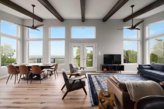Modern Escape w Mountain Views Fire Pit & Swing - Martinsburg - 4