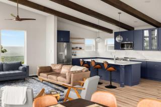 Modern Escape w Mountain Views Fire Pit & Swing - Martinsburg - 2