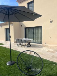NOUVEAUTE !!! Villa Moderne de 4 chambres, piscine chauffée et vue panoramique - Apt - 9