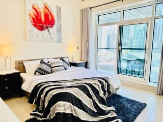 Asthetic 1BHK Direct Walk to Metro & Tram - 6