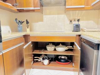 Asthetic 1BHK Direct Walk to Metro & Tram - 2