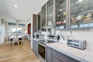 On the serene north end of Amelia Island, beach house will accommodate up to 14, 424 Ocean Ave - Fernandina Beach - 2
