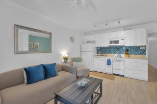Beach Haven 1BR Steps to Ocean w Pool & Grill - 4