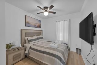 Beach Haven 1BR Steps to Ocean w Pool & Grill - 7