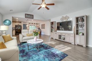 1 Mi to Shopping District Chic Springfield Home - Springfield - 0