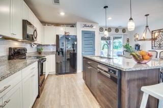 1 Mi to Shopping District Chic Springfield Home - Springfield - 1