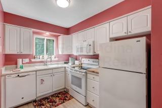 New Listing! Secluded location a few blocks from the beach, easy access by traveling the walkway - Fernandina Beach - 6
