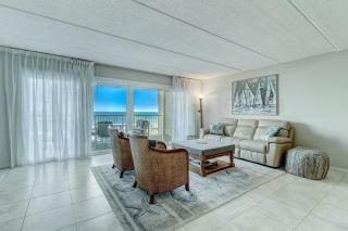 Direct beach access, oceanviews galore and has enough beds for your entire family! 445 Amelia by the Sea - Fernandina Beach - 0