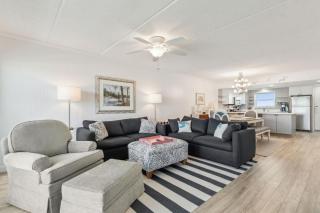 Experience beachfront luxury at 663 Amelia by the Sea, a spacious 2-bedroom condo. - Fernandina Beach - 9