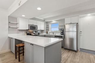 Experience beachfront luxury at 663 Amelia by the Sea, a spacious 2-bedroom condo. - Fernandina Beach - 3
