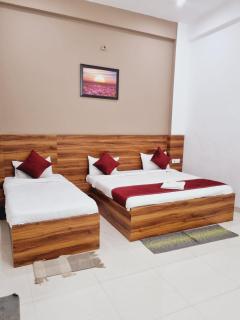 Hotel Shree Krishna-shiv - Best Selling Family Hotel - Near Chaar Dhaam - In house Parking - Vrindāvan - 8