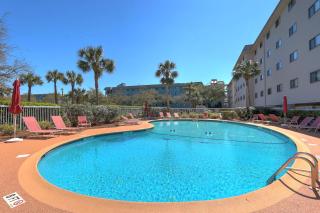 Largest unit in Hilton Head Resort with Washer& Dryer in Unit - 0
