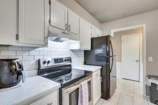 2 Mi to Lake Hefner Modern Townhome! - Oklahoma City - 1
