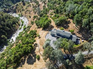 Rivertop Hideaway with HUGE views-Hot Tub-EV-more! - Ahwahnee - 9