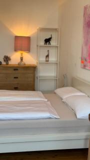 Cozy Room in City Centre - Frankfurt - 9