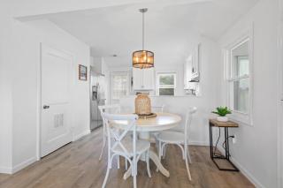 2-Bed Home by the Bay - Margate City - 5
