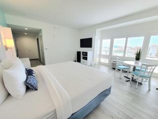 The Charthouse Hotel - Clearwater Beach - 4
