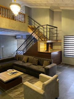 Two-Bedroom Presidential Lux Apt - Mama - 4