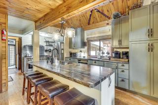 Hot Tub and Arcade Table Spacious Retreat in Lead - Lead - 2