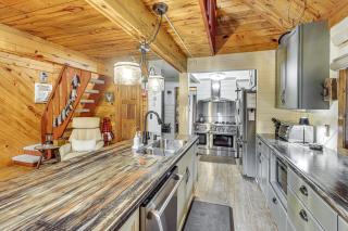 Hot Tub and Arcade Table Spacious Retreat in Lead - Lead - 1