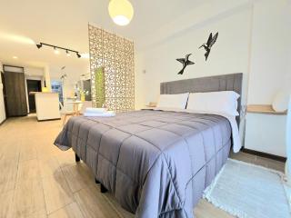 Encantador loft VIP con patio a 400m Bv Oroño - 0