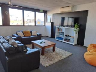 Retro City Apartment - Hastings - 5